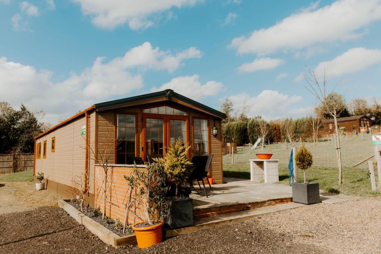 Fairview Farm Holiday Accommodation 14 Luxury Lodges, Cabins, Dog Friendly, Suitable For Couples, Families And Groups, Wedding Guests , Corporate Events, Sleeps 2-65 Guests In Ravenshead, Nottingham Near Sherwood Forest, Set In 88 Acres Exterior photo