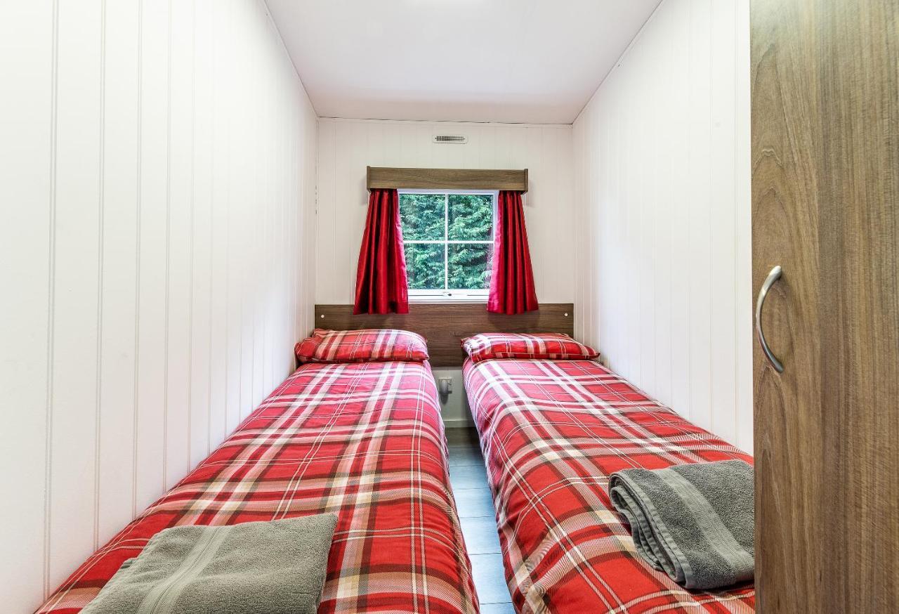 Fairview Farm Holiday Accommodation 14 Luxury Lodges, Cabins, Dog Friendly, Suitable For Couples, Families And Groups, Wedding Guests , Corporate Events, Sleeps 2-65 Guests In Ravenshead, Nottingham Near Sherwood Forest, Set In 88 Acres Exterior photo