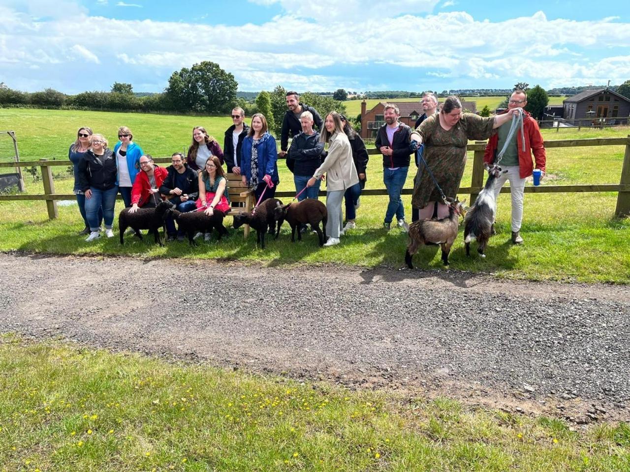 Fairview Farm Holiday Accommodation 14 Luxury Lodges, Cabins, Dog Friendly, Suitable For Couples, Families And Groups, Wedding Guests , Corporate Events, Sleeps 2-65 Guests In Ravenshead, Nottingham Near Sherwood Forest, Set In 88 Acres Exterior photo
