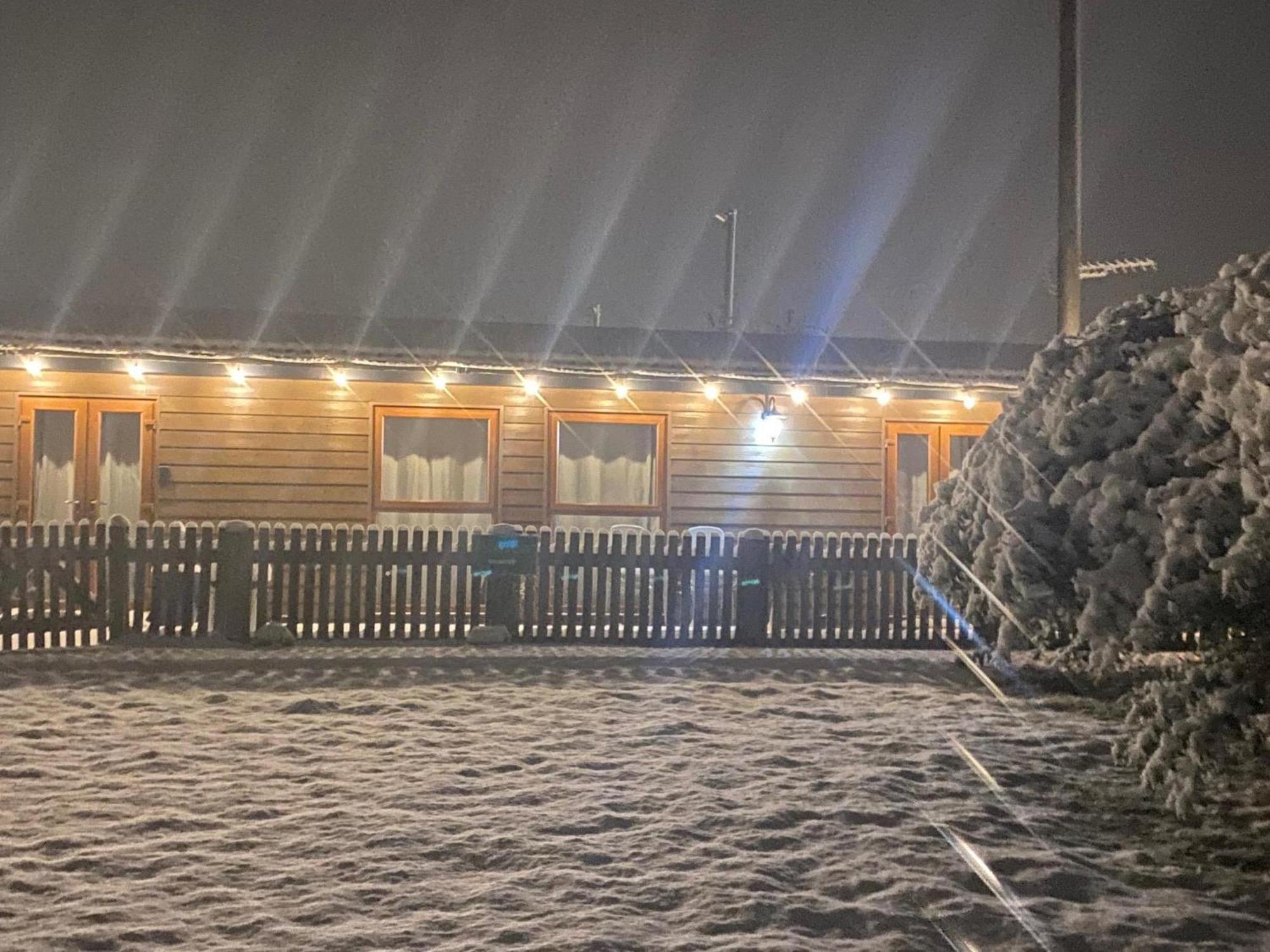 Fairview Farm Holiday Accommodation 14 Luxury Lodges, Cabins, Dog Friendly, Suitable For Couples, Families And Groups, Wedding Guests , Corporate Events, Sleeps 2-65 Guests In Ravenshead, Nottingham Near Sherwood Forest, Set In 88 Acres Exterior photo