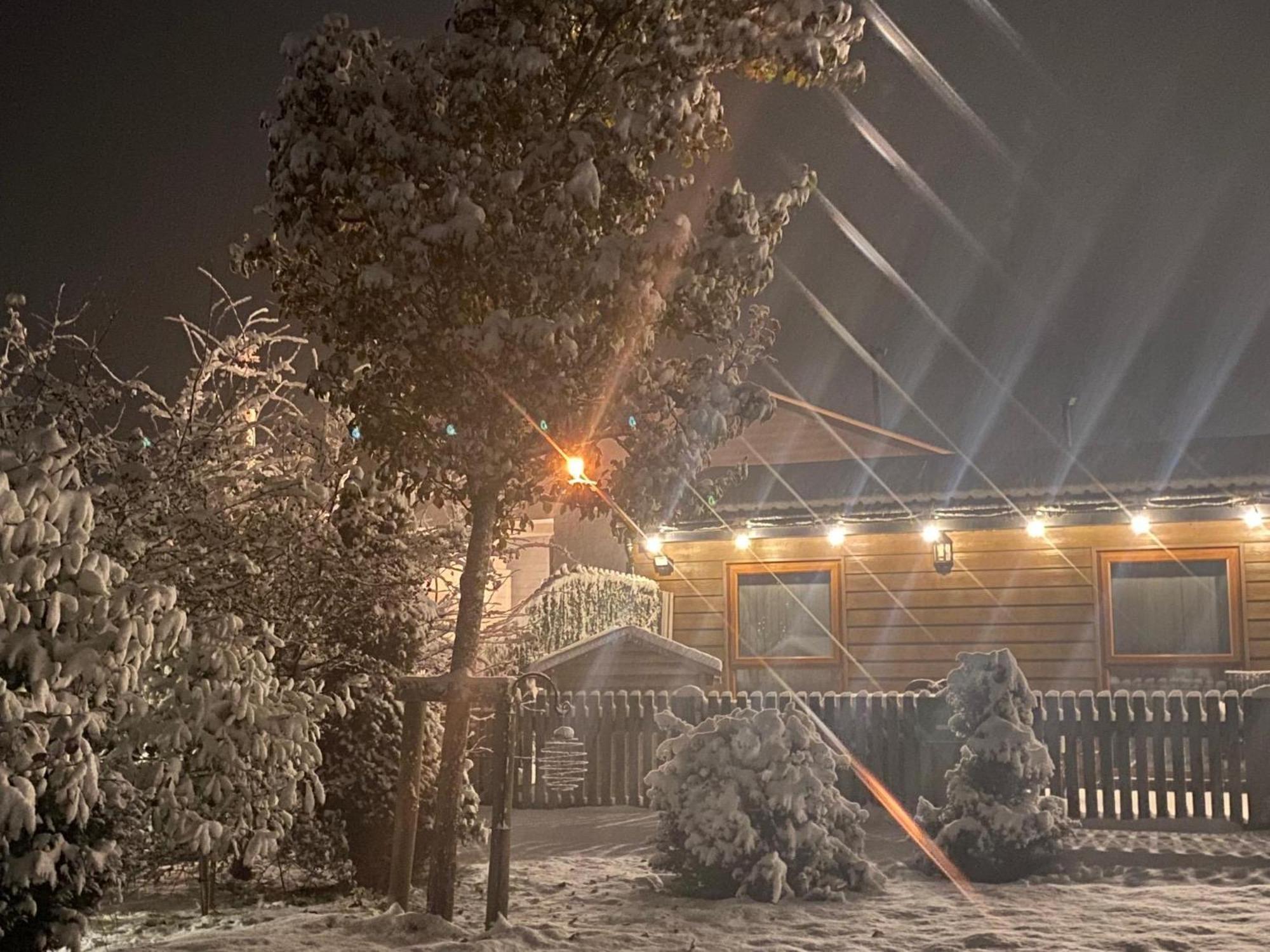 Fairview Farm Holiday Accommodation 14 Luxury Lodges, Cabins, Dog Friendly, Suitable For Couples, Families And Groups, Wedding Guests , Corporate Events, Sleeps 2-65 Guests In Ravenshead, Nottingham Near Sherwood Forest, Set In 88 Acres Exterior photo