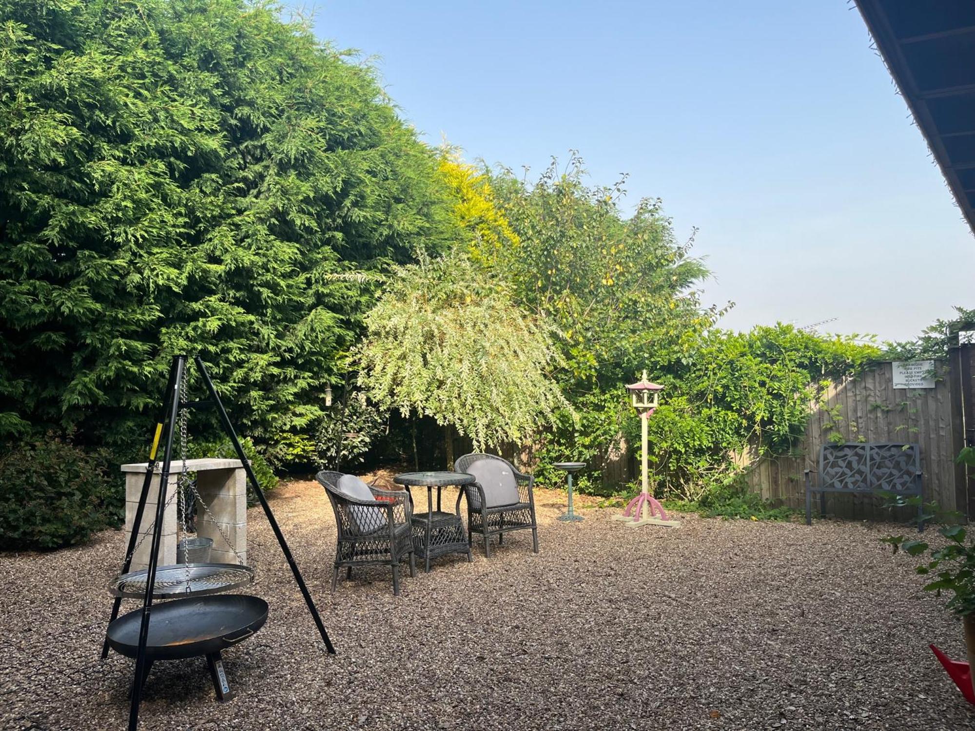 Fairview Farm Holiday Accommodation 14 Luxury Lodges, Cabins, Dog Friendly, Suitable For Couples, Families And Groups, Wedding Guests , Corporate Events, Sleeps 2-65 Guests In Ravenshead, Nottingham Near Sherwood Forest, Set In 88 Acres Exterior photo