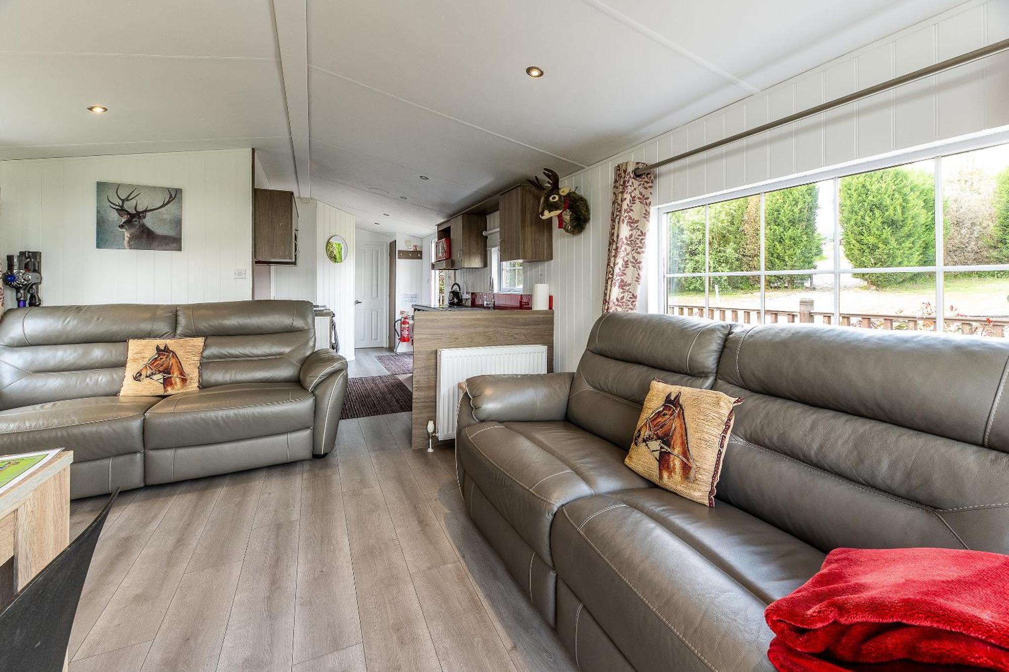 Fairview Farm Holiday Accommodation 14 Luxury Lodges, Cabins, Dog Friendly, Suitable For Couples, Families And Groups, Wedding Guests , Corporate Events, Sleeps 2-65 Guests In Ravenshead, Nottingham Near Sherwood Forest, Set In 88 Acres Exterior photo