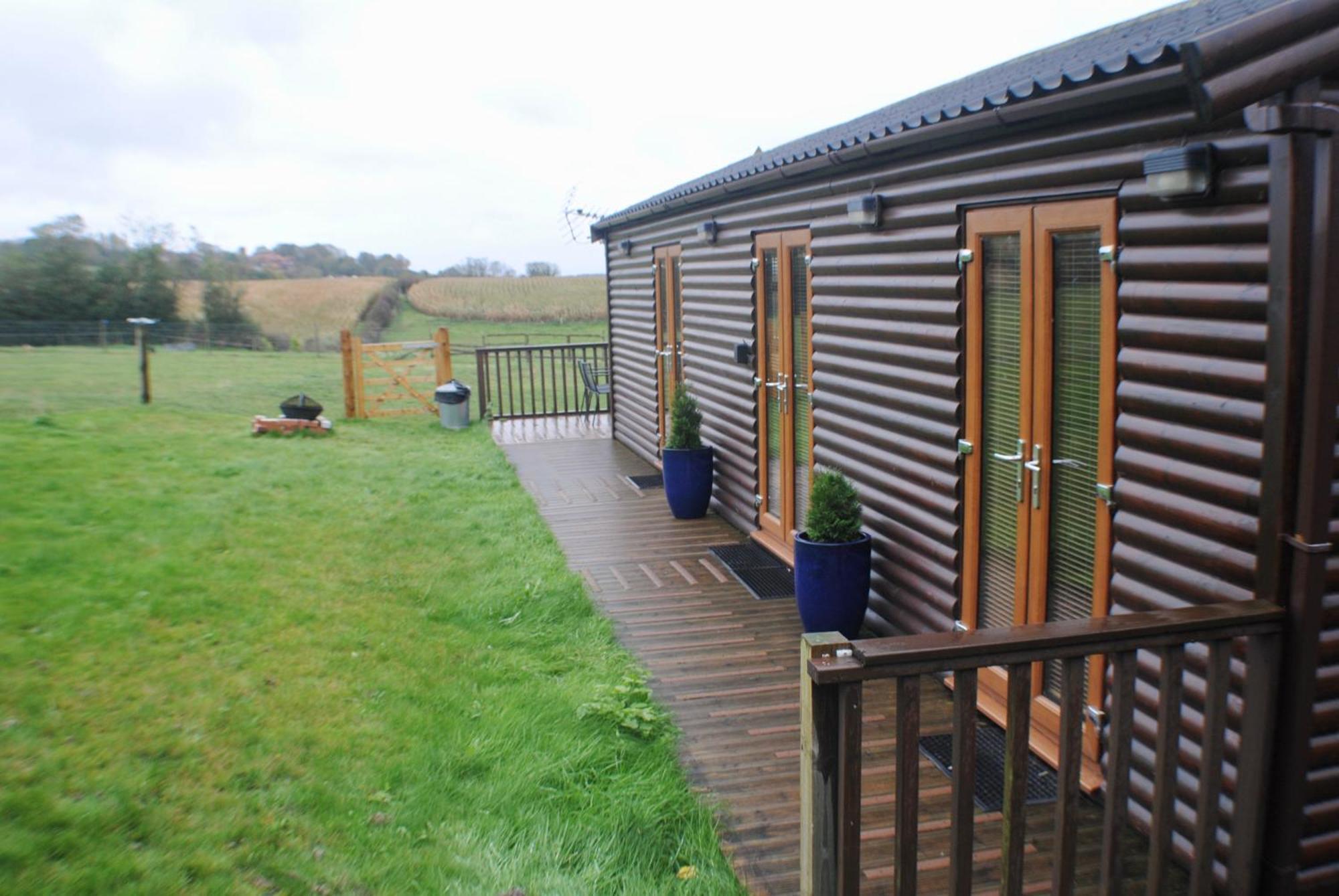 Fairview Farm Holiday Accommodation 14 Luxury Lodges, Cabins, Dog Friendly, Suitable For Couples, Families And Groups, Wedding Guests , Corporate Events, Sleeps 2-65 Guests In Ravenshead, Nottingham Near Sherwood Forest, Set In 88 Acres Room photo